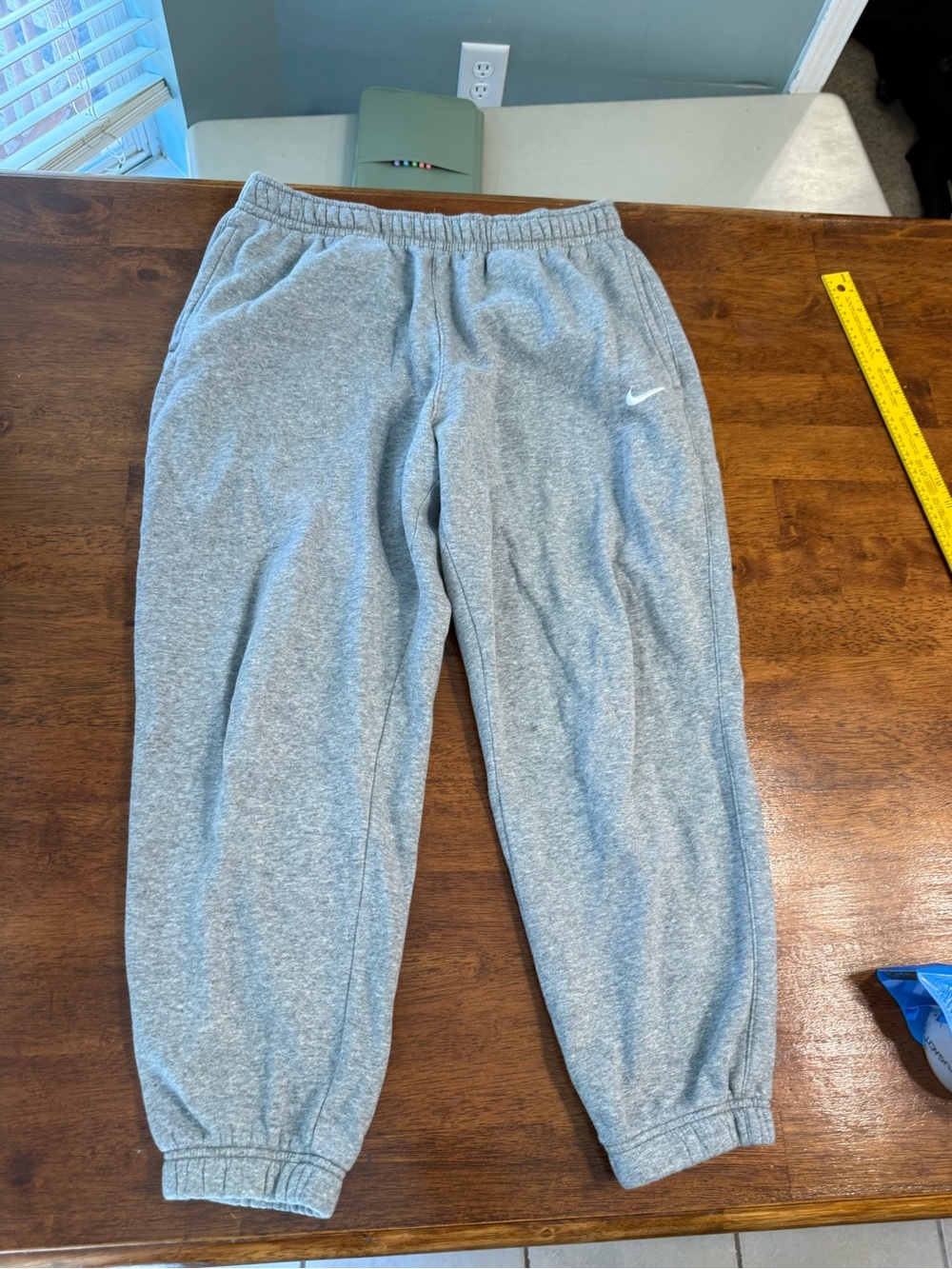 Nike Sportswear Club Fleece Gray Joggers Sweatpants Mens Size Large L